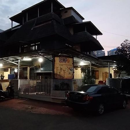 Mayestik Guest House Syariah Jacarta Exterior foto