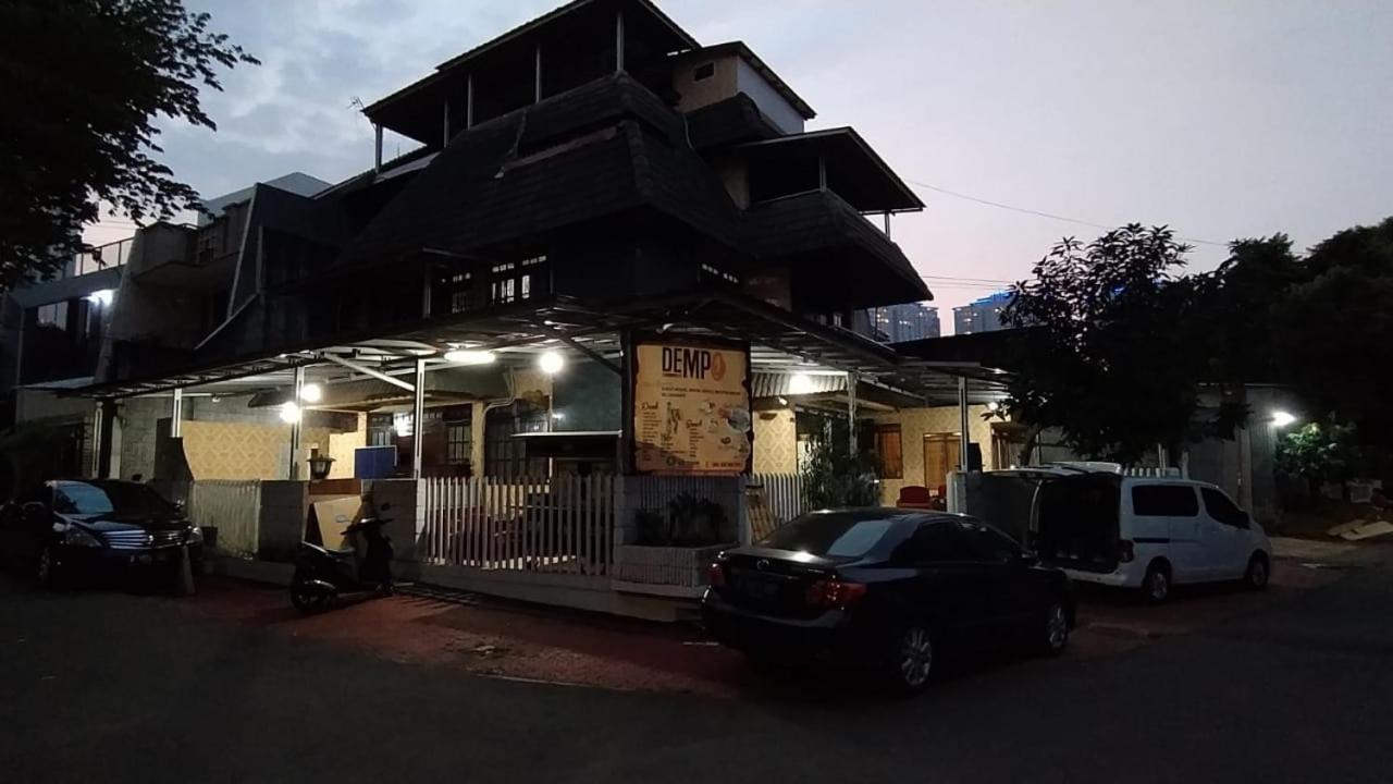 Mayestik Guest House Syariah Jacarta Exterior foto