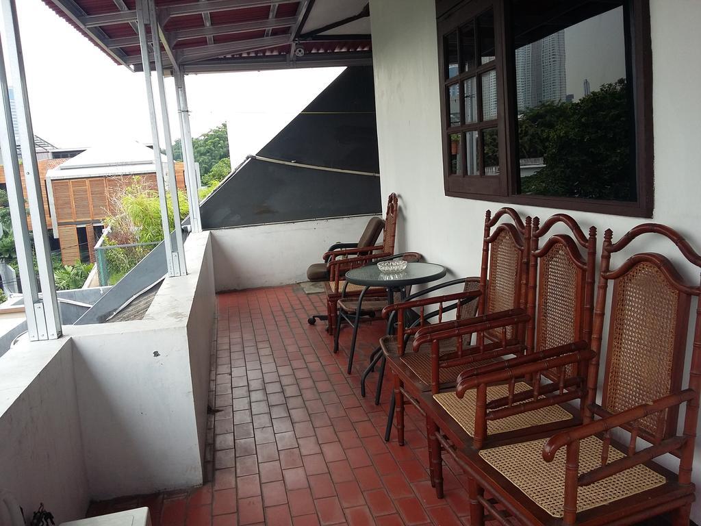 Mayestik Guest House Syariah Jacarta Exterior foto