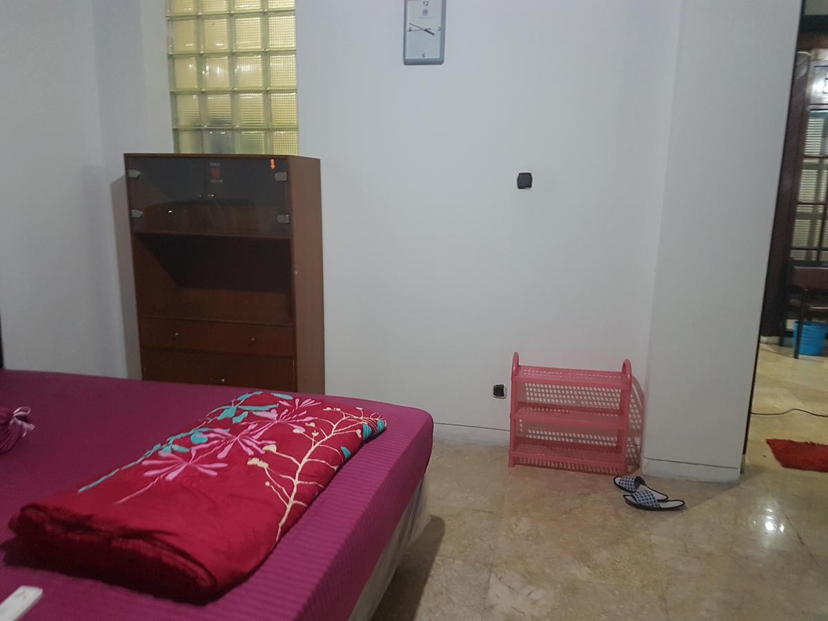Mayestik Guest House Syariah Jacarta Exterior foto