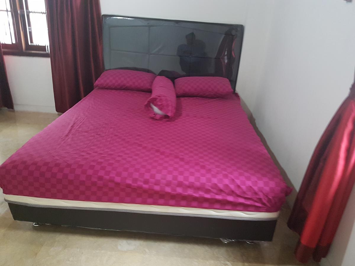 Mayestik Guest House Syariah Jacarta Exterior foto