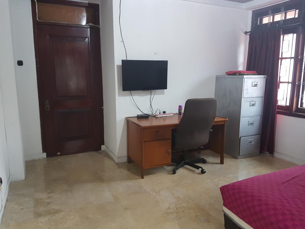 Mayestik Guest House Syariah Jacarta Exterior foto